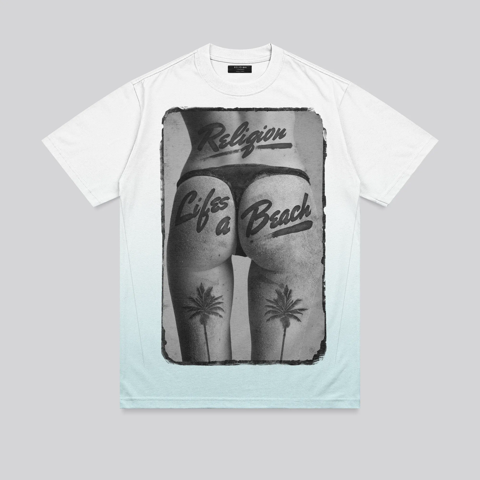 LIFES A BEACH WHITE & PALE BLUE T-SHIRT AdvancedMoistureManagement Geometric precision