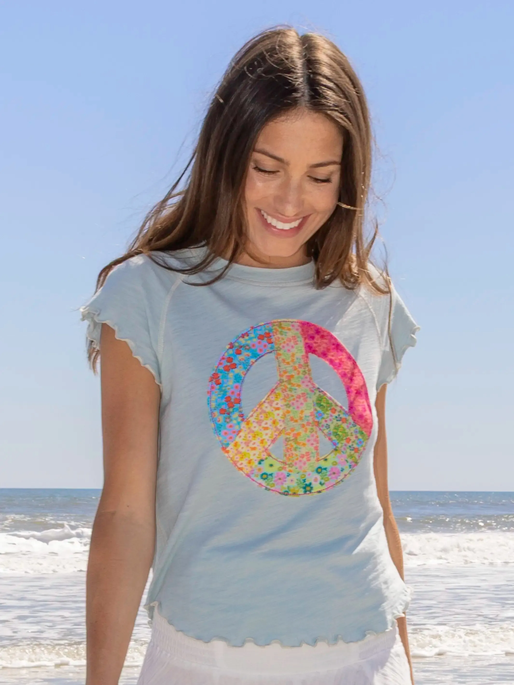 Light and Comfortable insulated Lily Cotton Applique Tee Shirt - Bay Peace Sign
