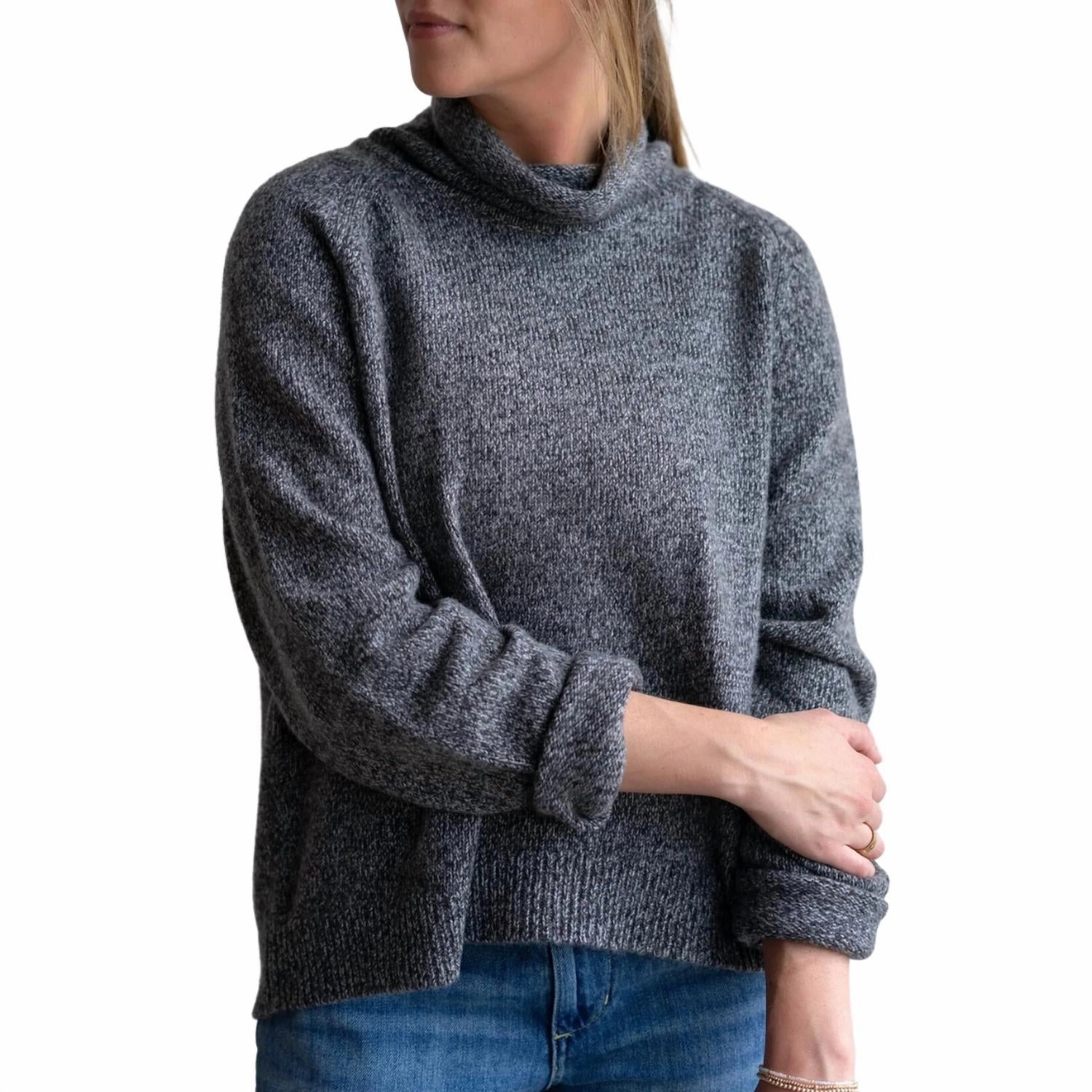 Versatile Comfort Linden Cashmere Turtleneck In Pebble
