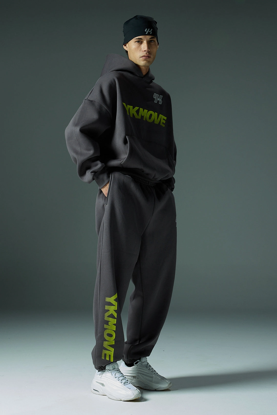 TouchscreenCompatiblePockets DurablePolyester YK Move Activate Sweatpants | Charcoal