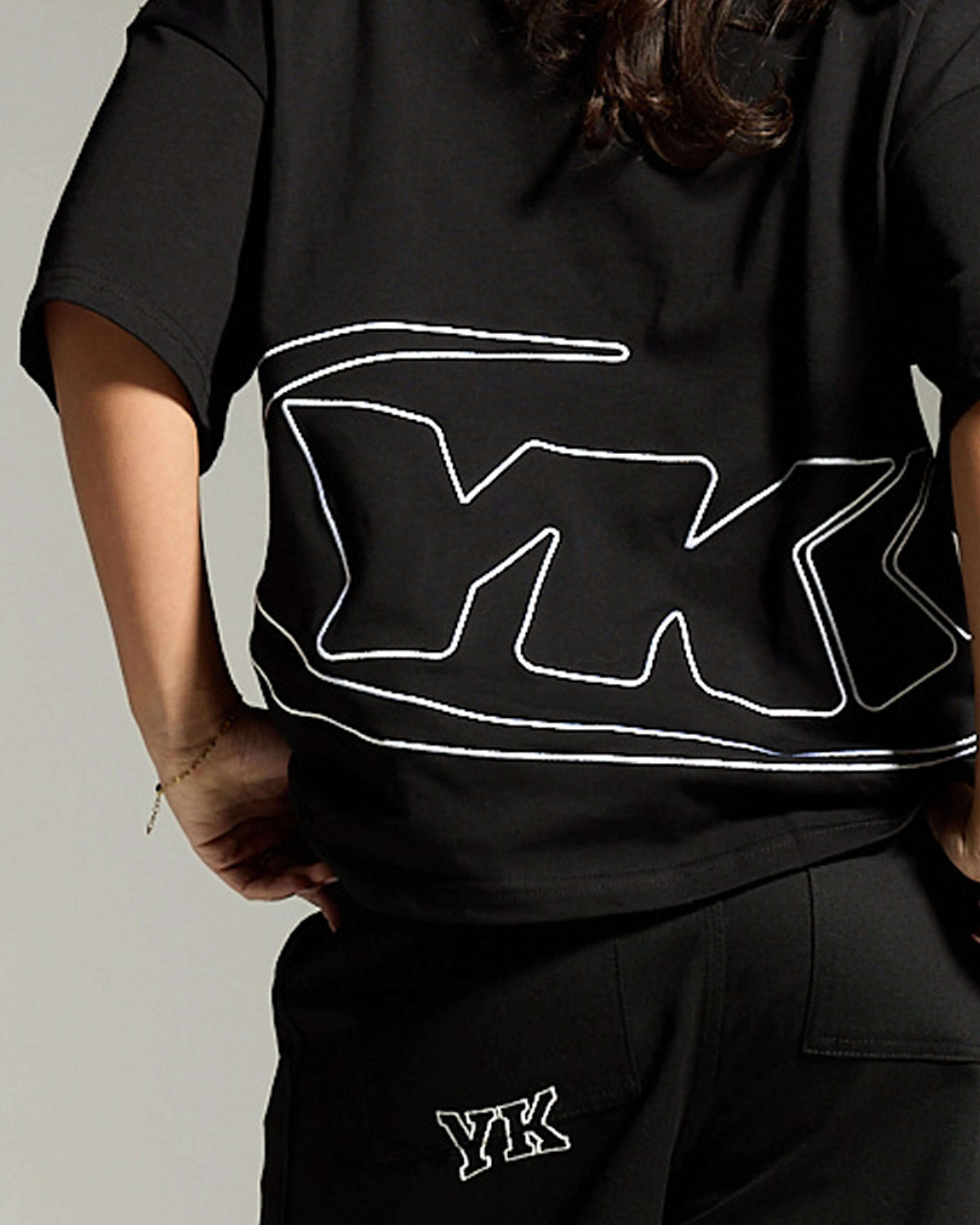 Outline Icon Tee | Black shopping