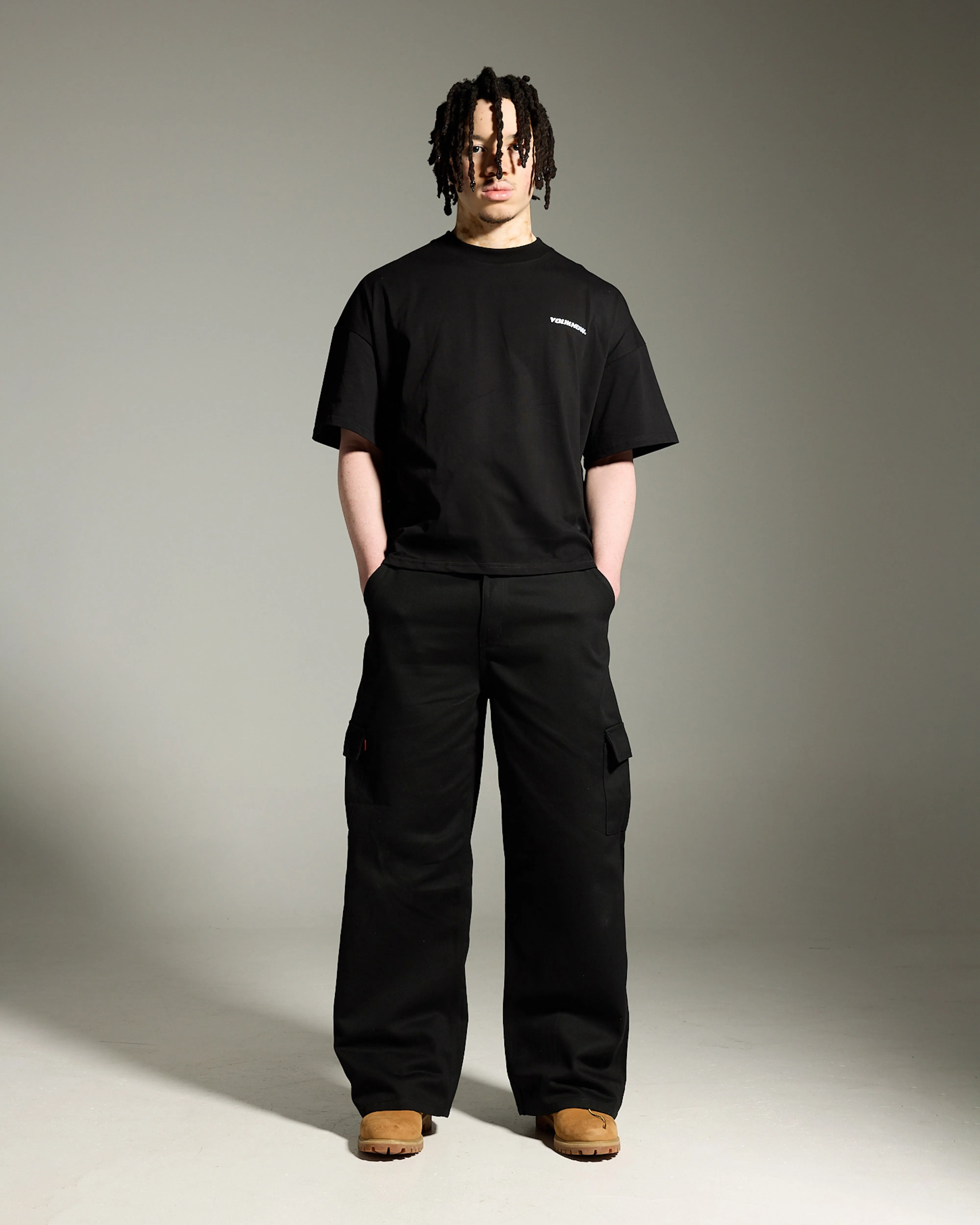 Outline Icon Tee | Black Trendy Piece