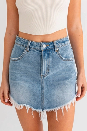 Easy Motion Minimal Vibe Marin Fray Denim Skirt In Light Denim