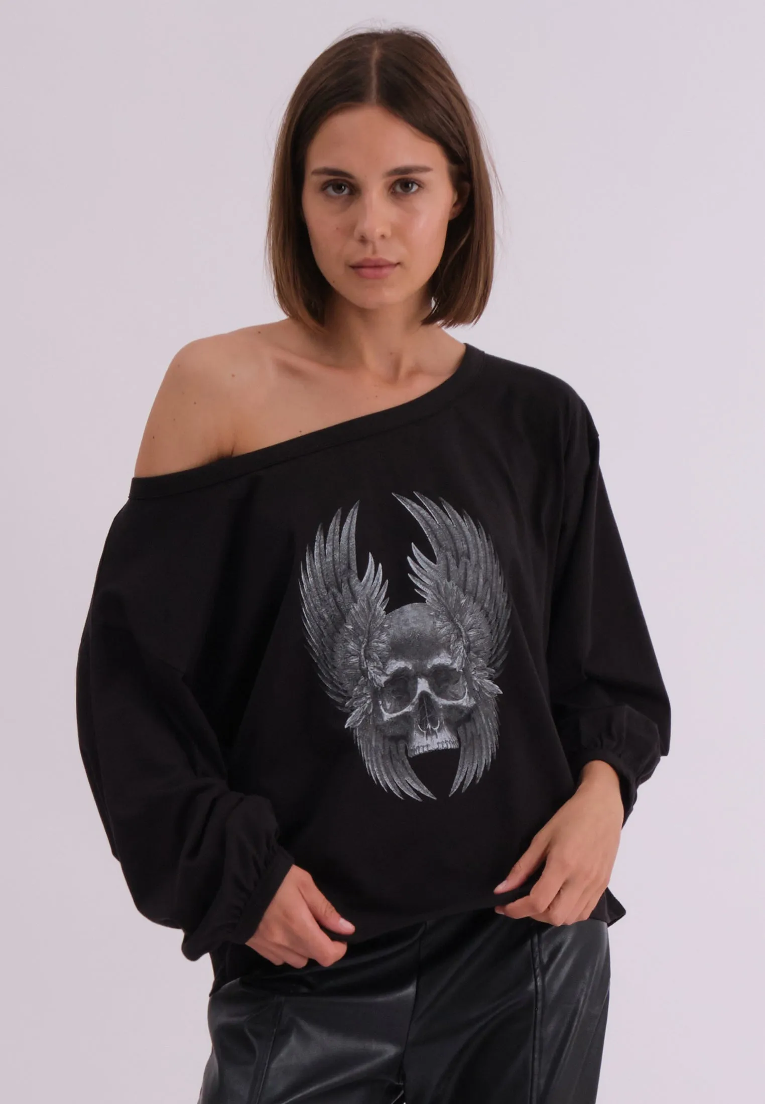 Minimal Comfort Durable Knit Structure WINGS SKULL BLACK LS TOP