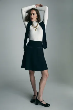 Modern Chic Knit skirt with pockets