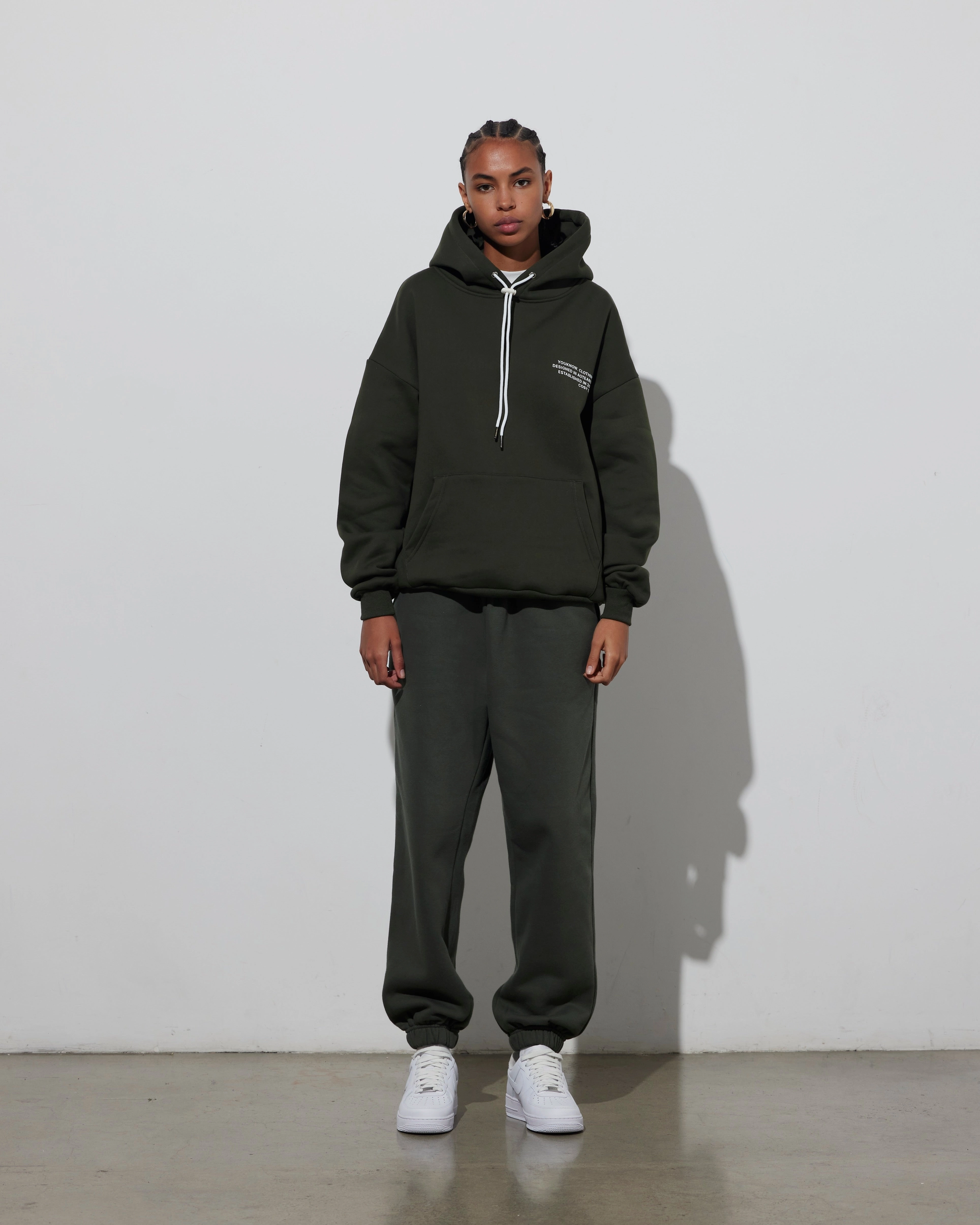 Flexible Gusset Design On The Move Cosyszn Sweatpants | Olive