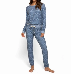Simple Comfort Cozy Knit Fair Isle Hacci Pullover In Indigo
