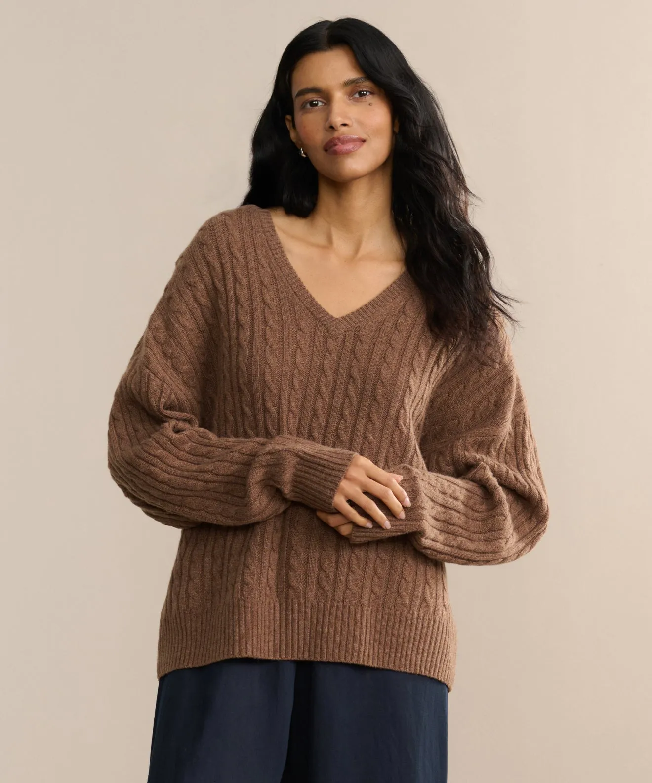 Nell V-Neck Sweater 3D Knitting Technology Wardrobe Must