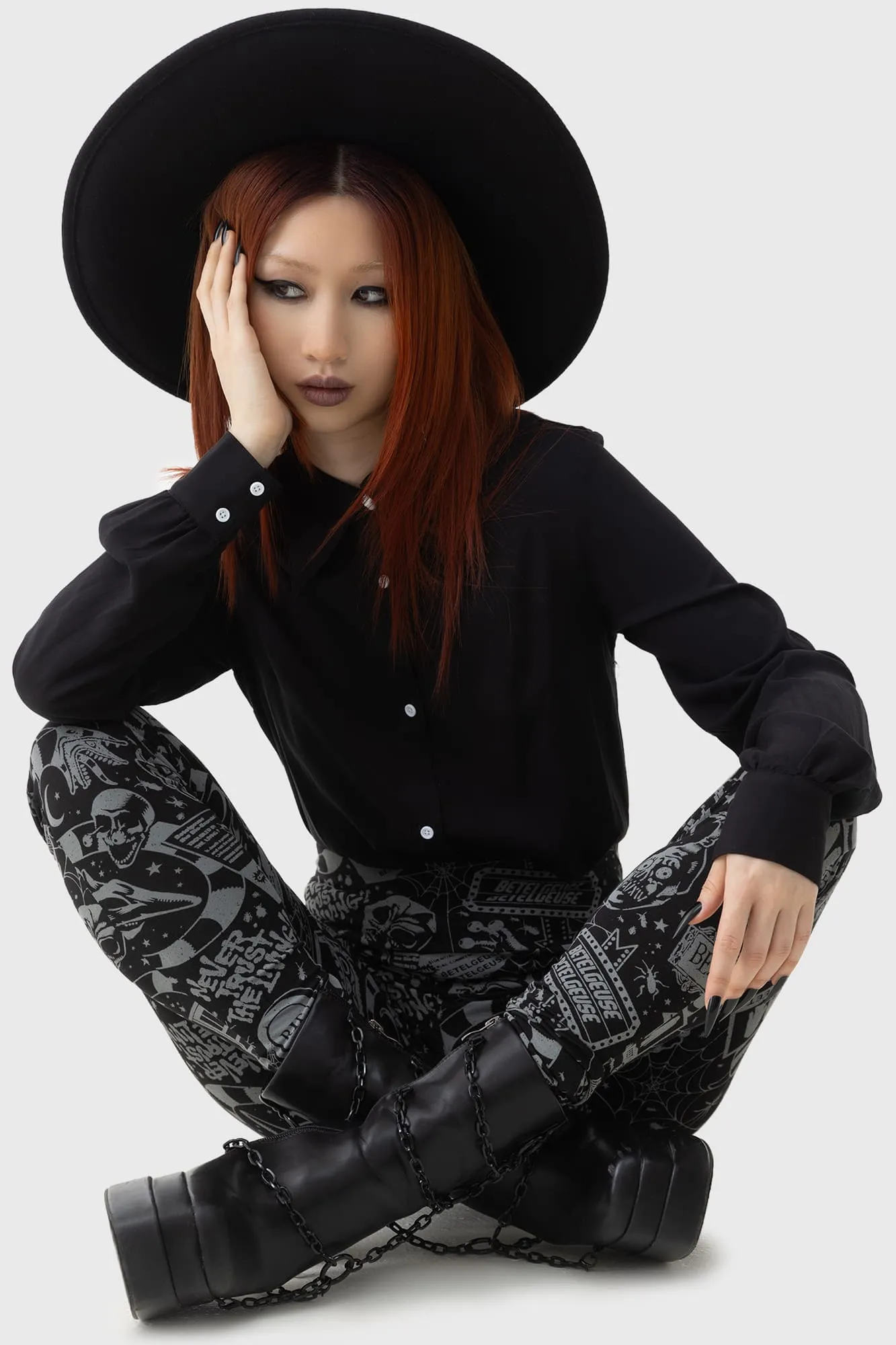 Never Trust The Living Leggings Tagless label Petite Size Skin Friendly