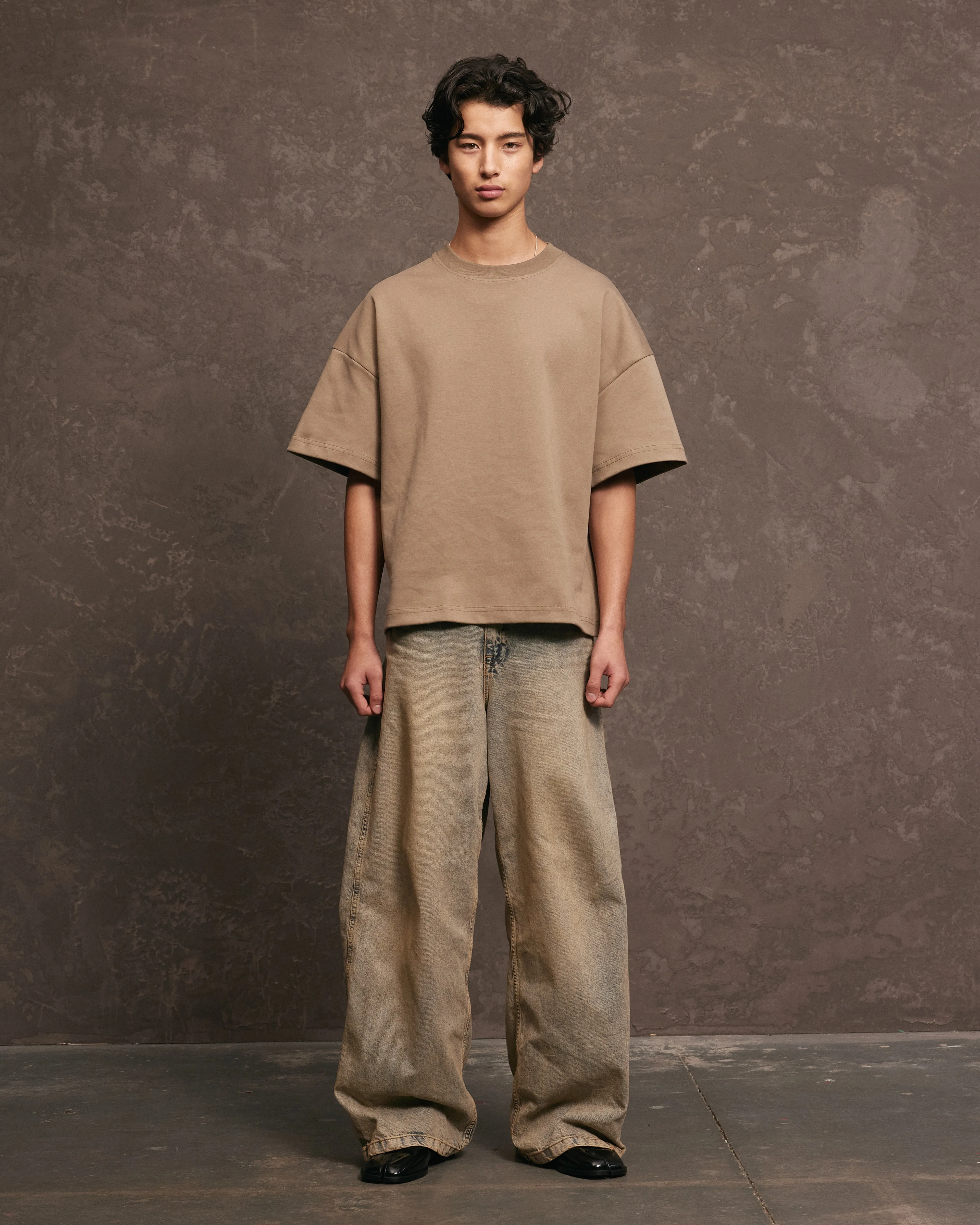 Everyday Chic Nothing Heavyweight Tee | Taupe