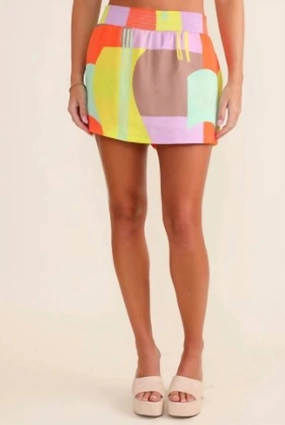Leslie Short In Multi Outfit Diary Convertible Length