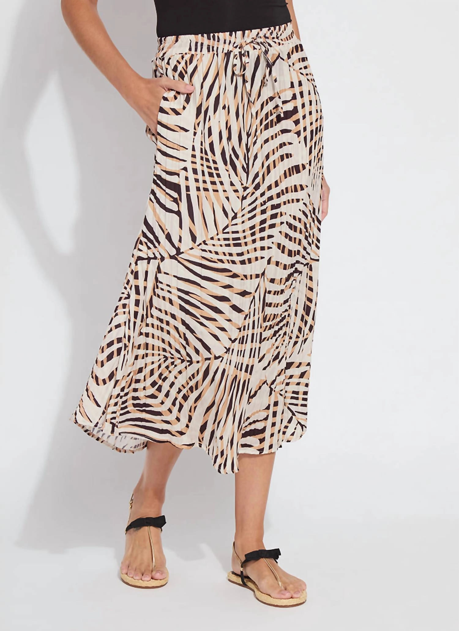 High Shine Ankle length Packable Pleated Printed Skirt In Pool Side Palm