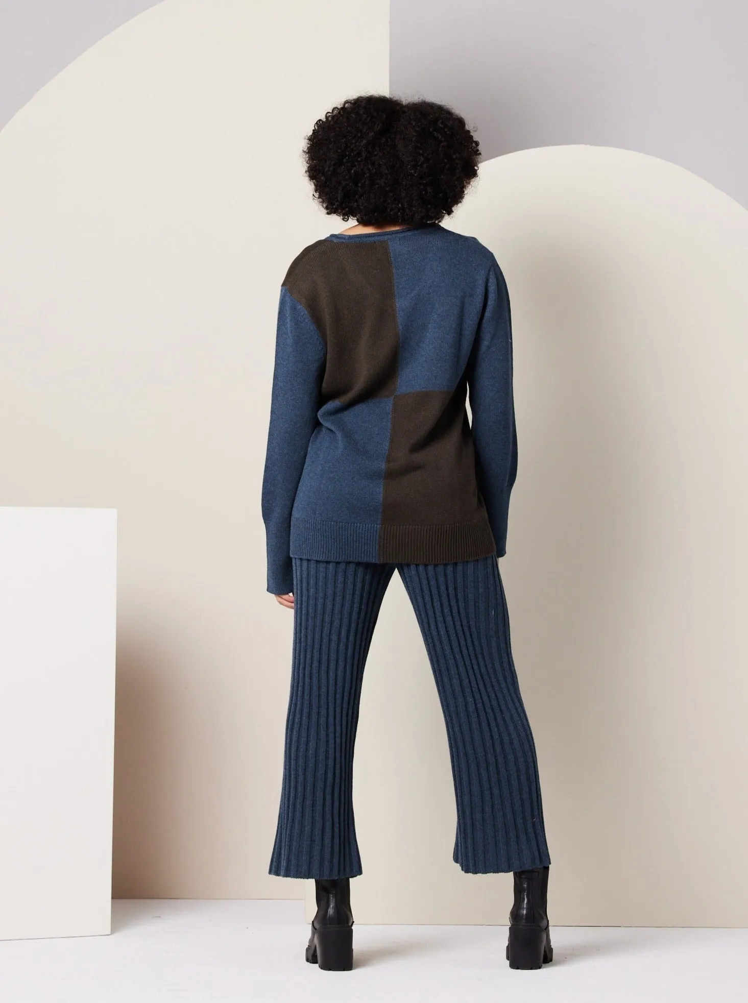 Seasonal Comfort Paloma Sweater - Dark Blue Colorblock