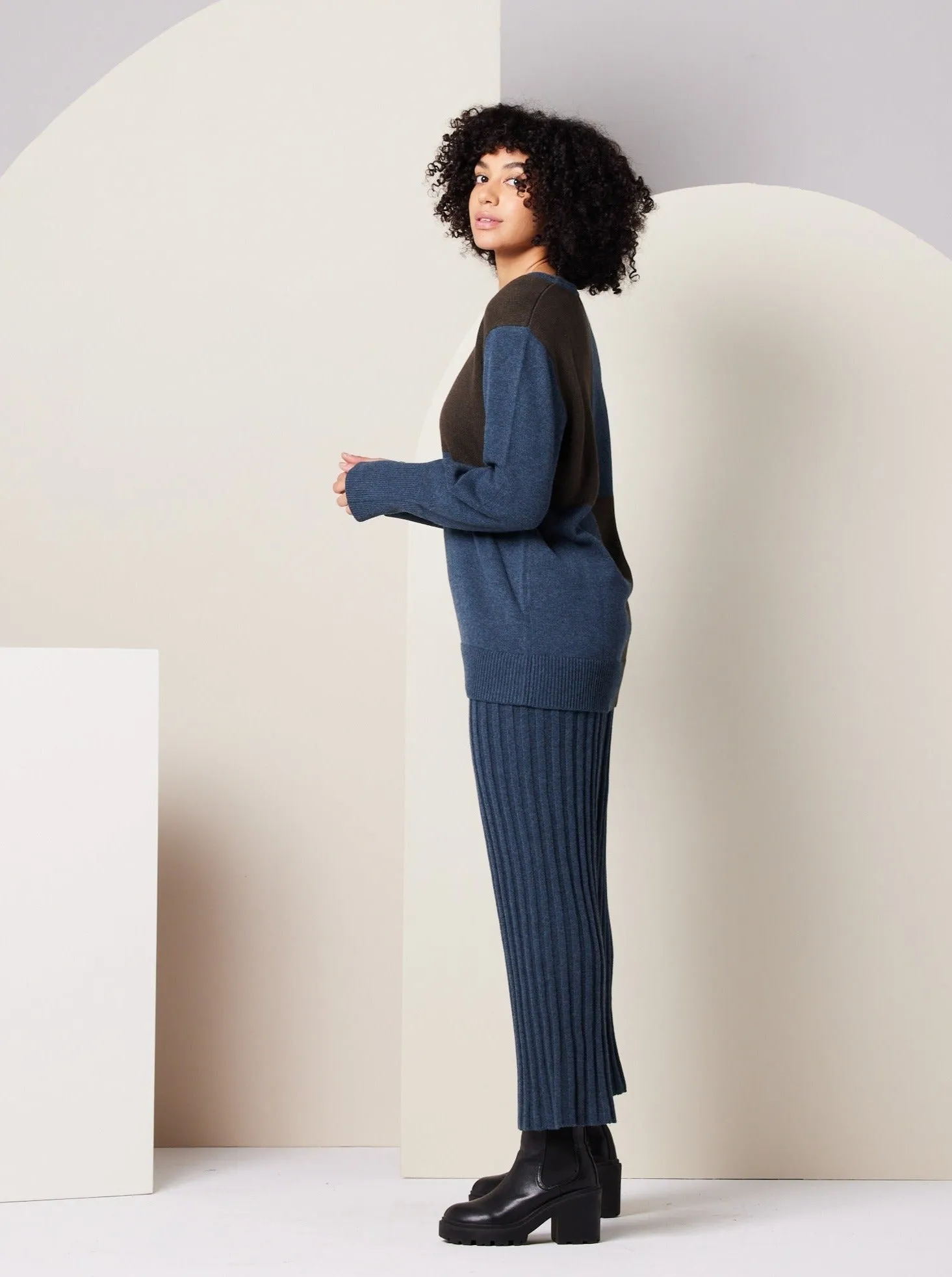 Warm Touch Paloma Sweater - Dark Blue Colorblock