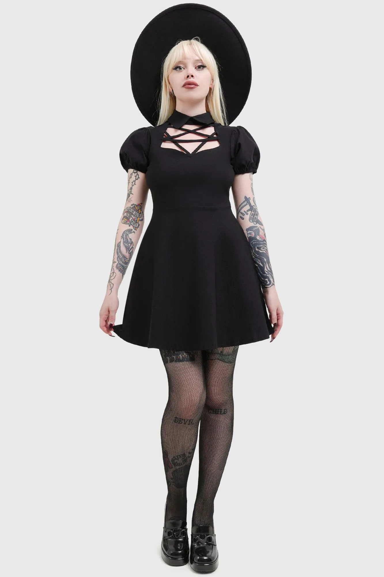 Cozy Wear Retro Vibes Pentaphase Dress