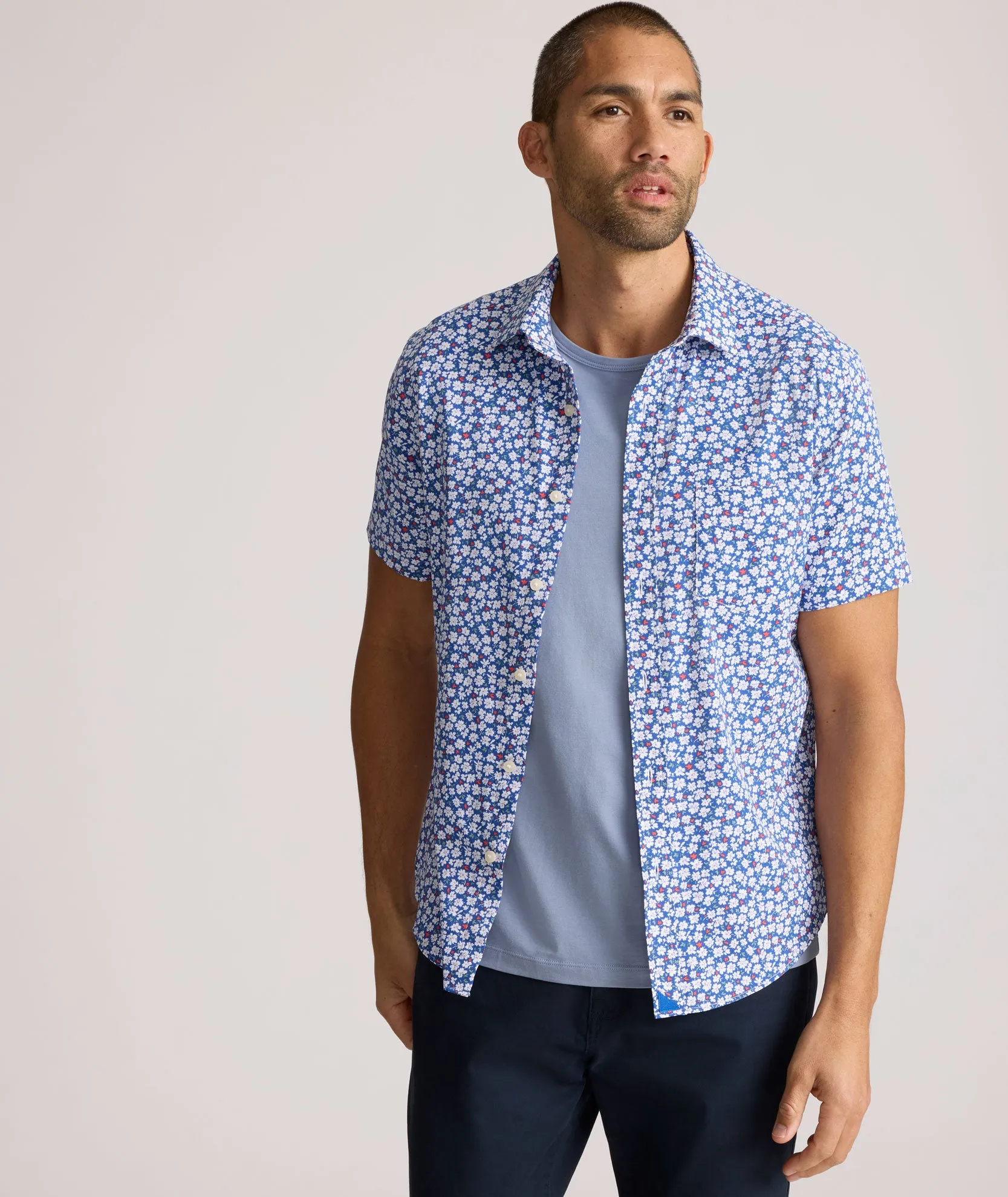 Performance Short-Sleeve Shirt with Pocket Sustainable Weave