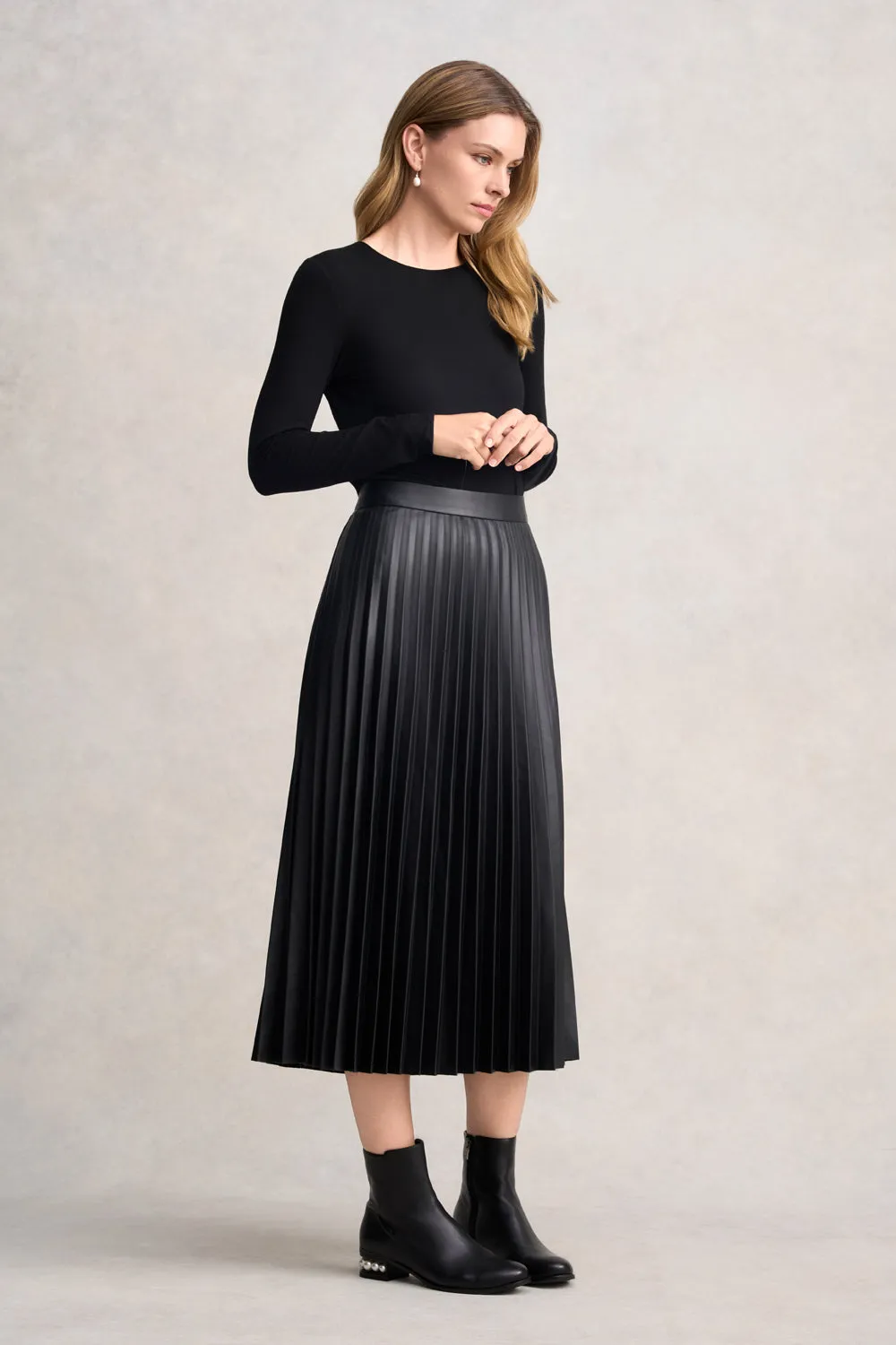 Style Layering Chic Look Pleated Faux Leather Skirt - Black