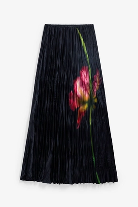 Wrinkled Texture Skirt In Black Multi Fashion Details