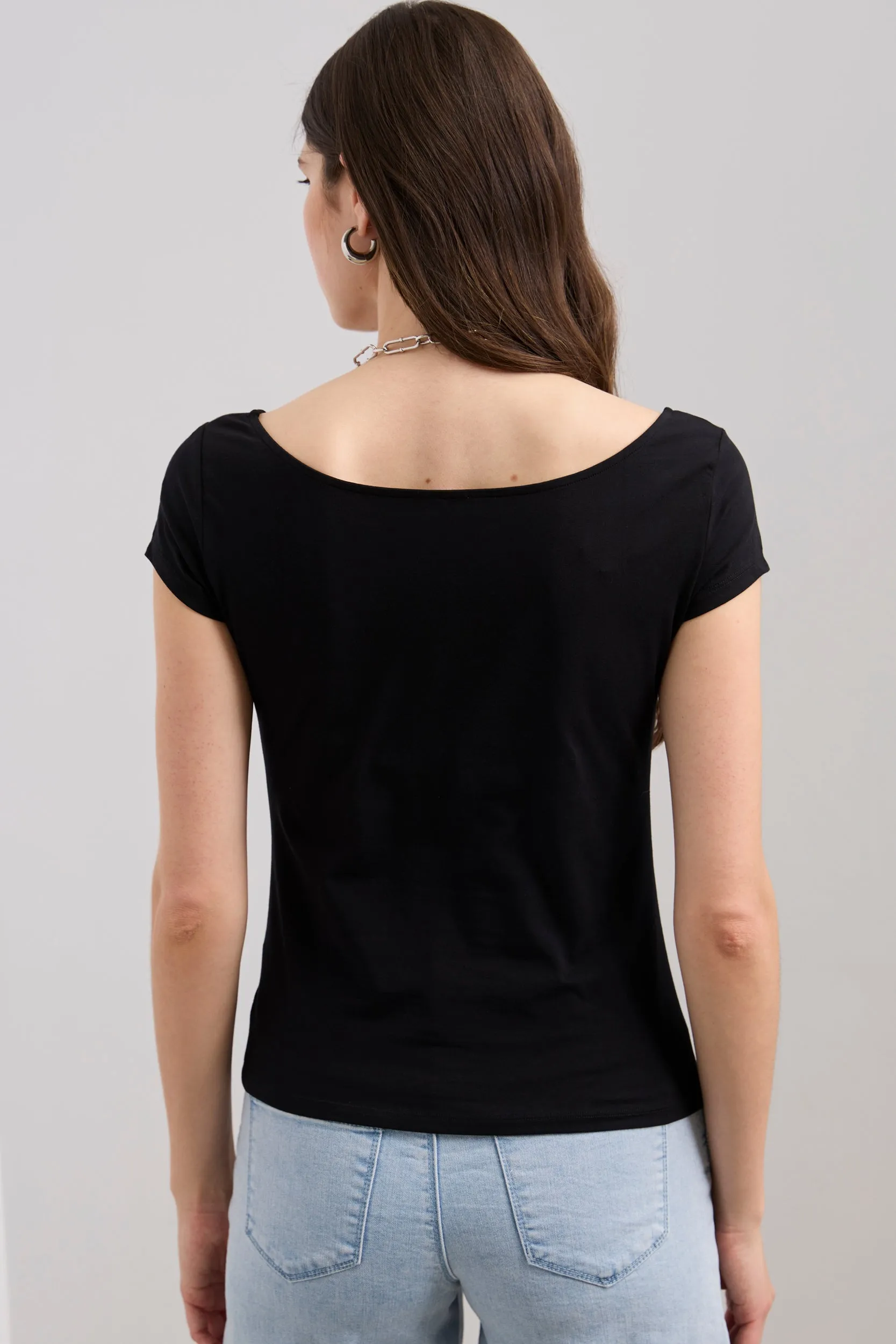 spring fashion T-shirt with ballerina neckline