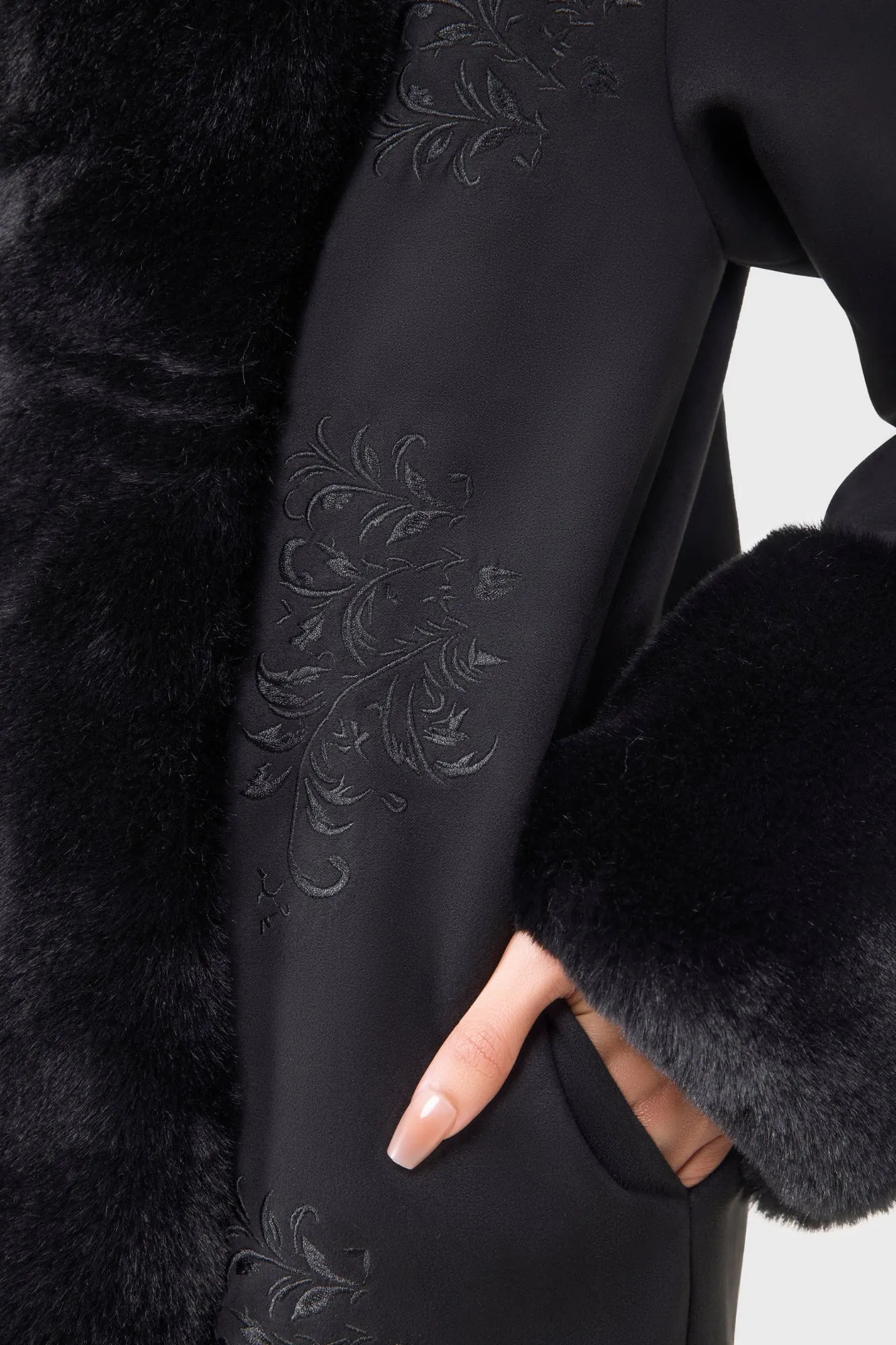 Outdoor Trip Bloodthorn Coat