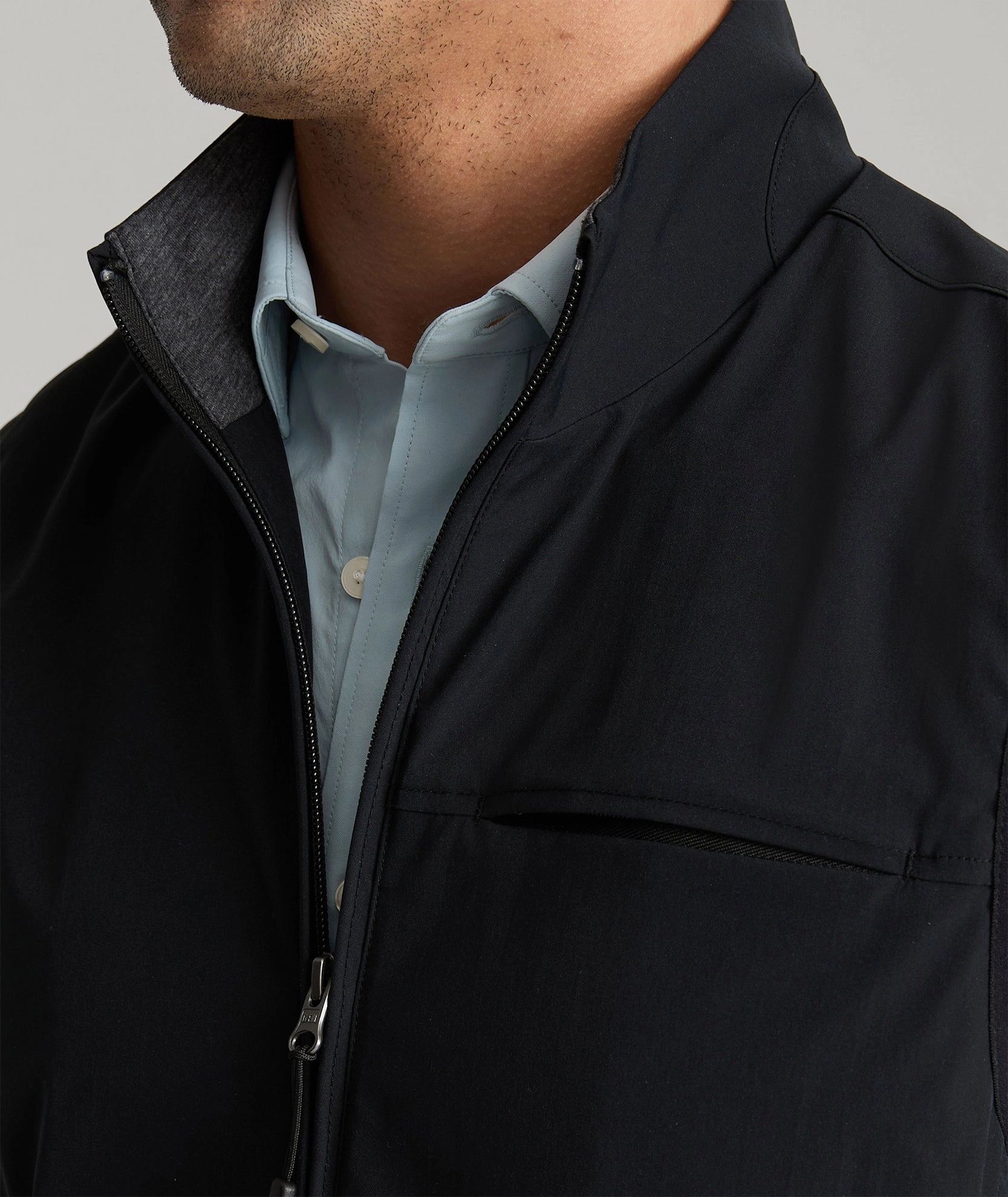 Performance Vest Stylish Outer Layer Pocket Details