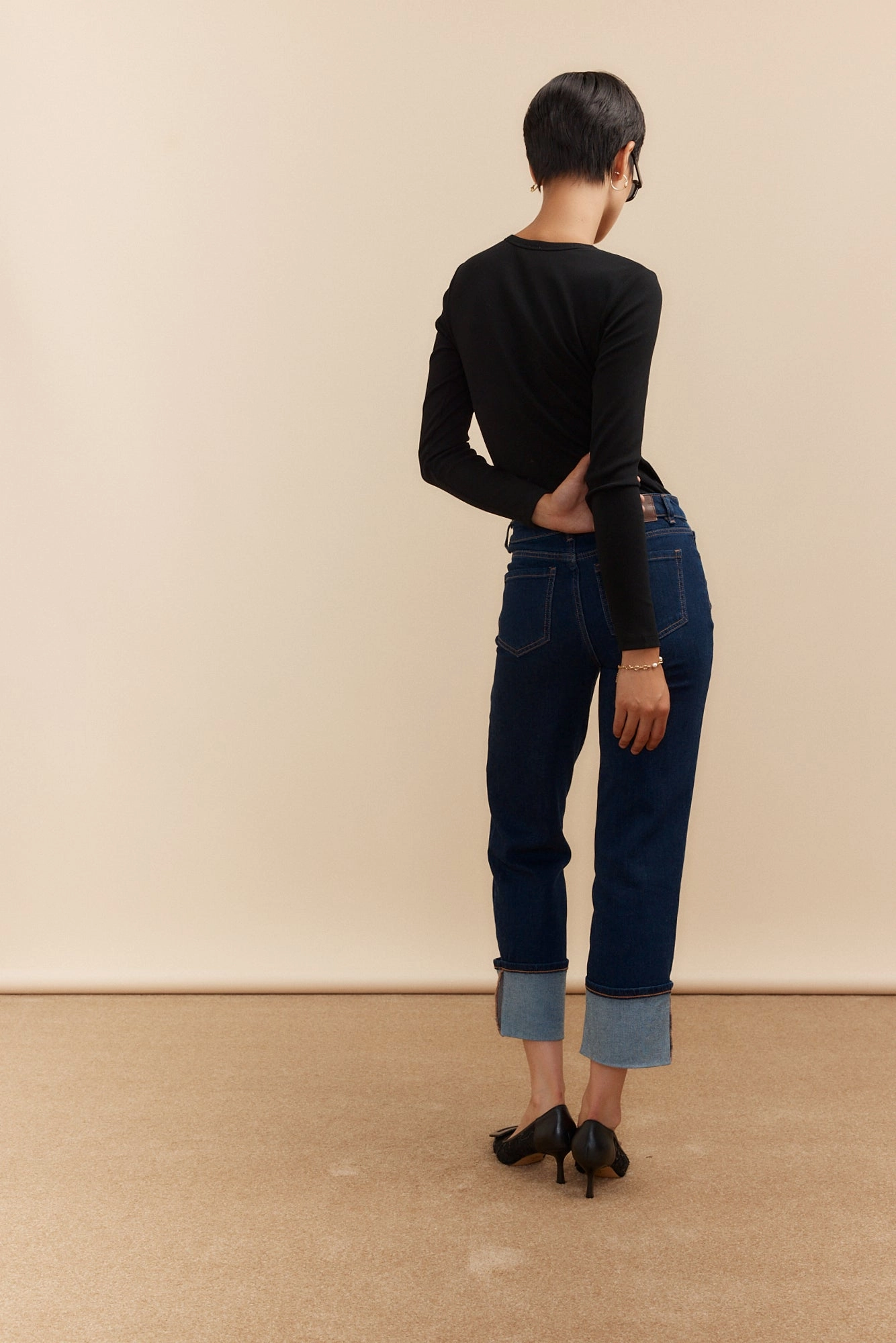 Multi Purpose Pockets Cuffed jeans with urban cut