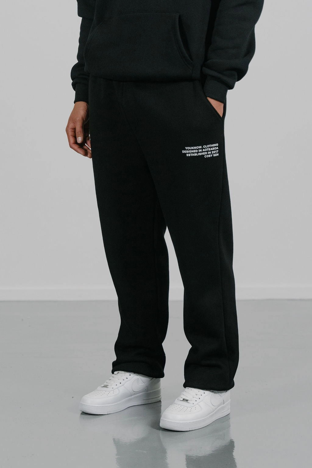 Layer Fit Cosyszn Sweatpants | Black