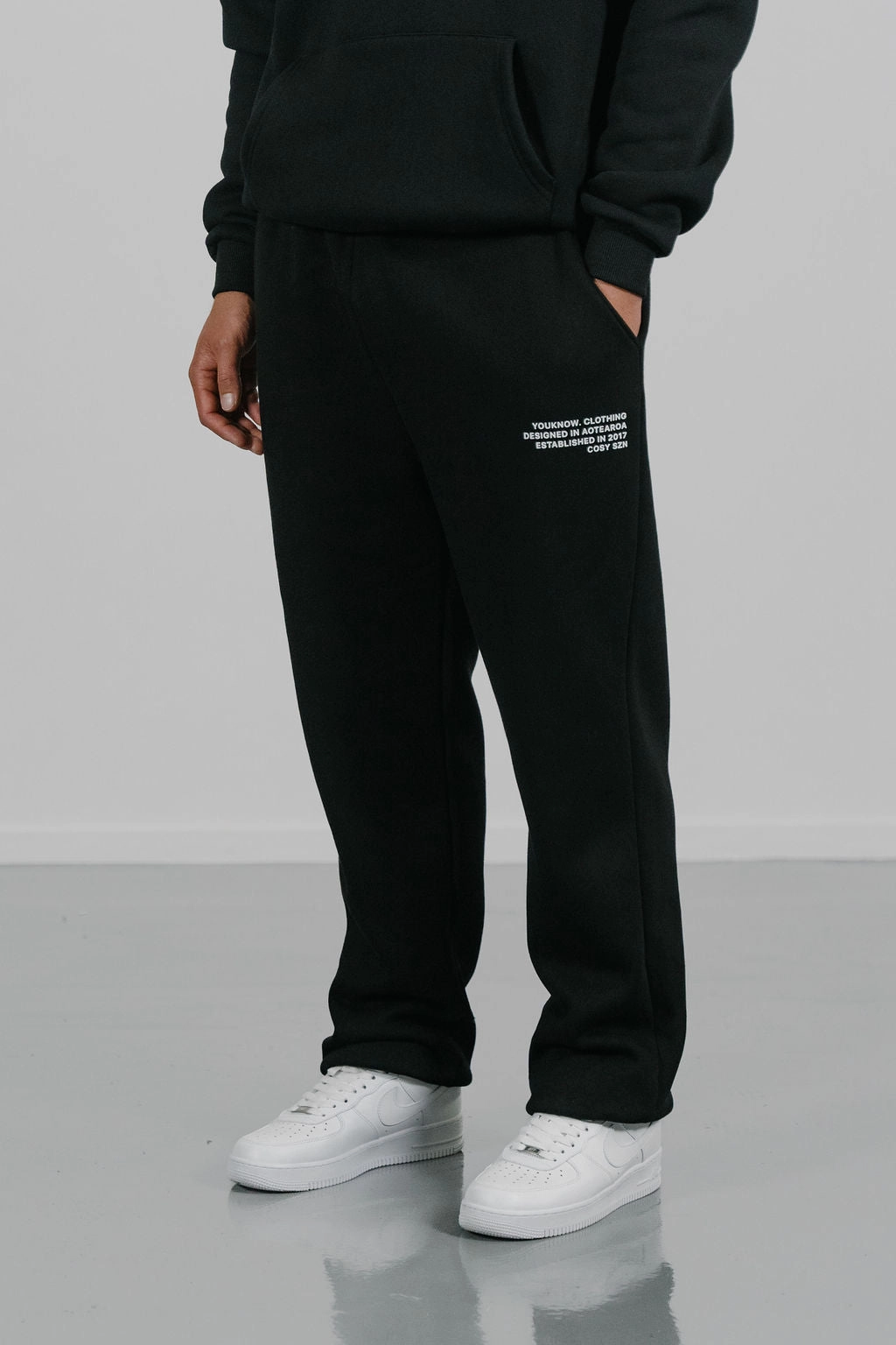 Cosyszn Sweatpants | Black Shape Retention Chill Fit