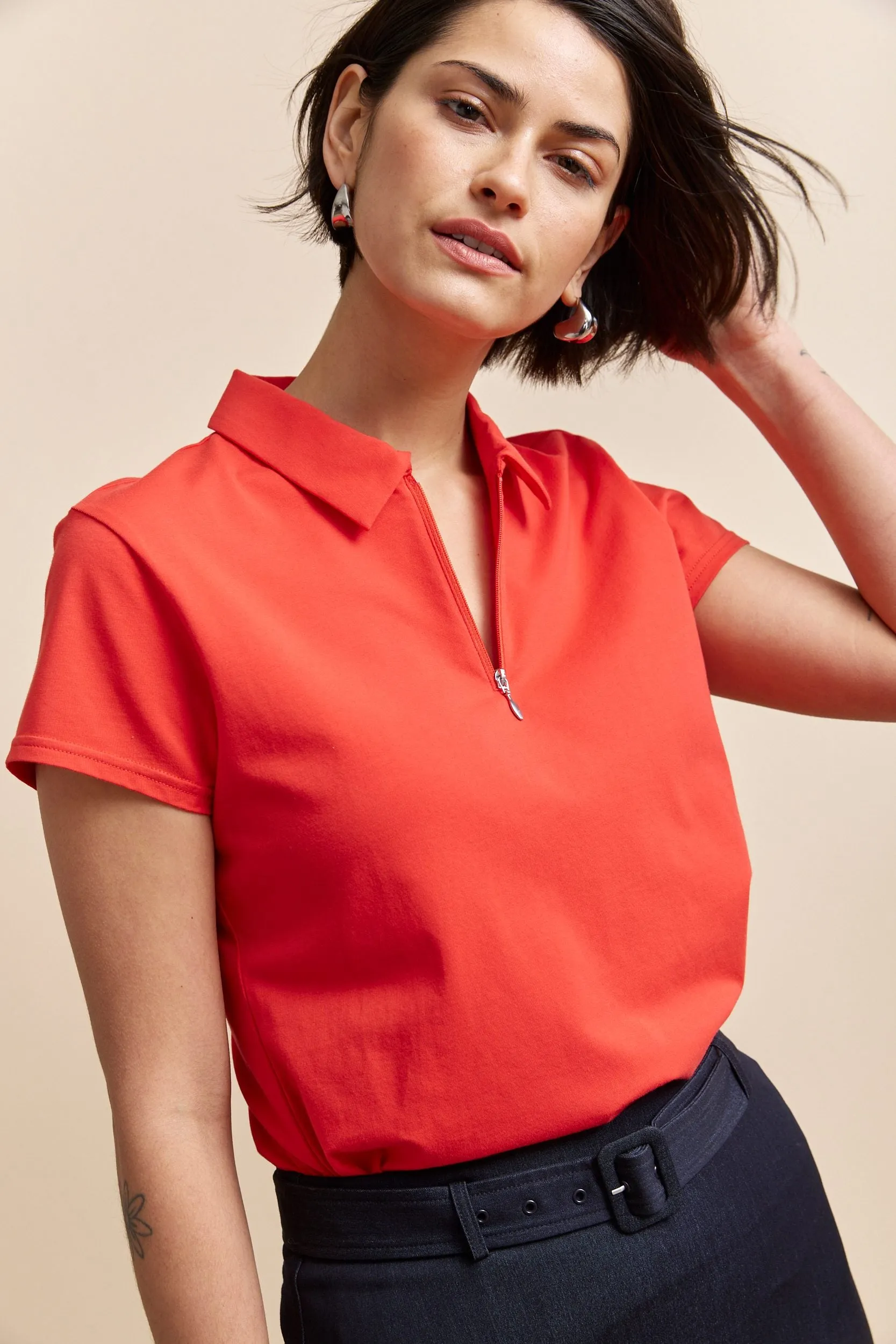 Round neck simplicity Zip-up polo collar T-shirt