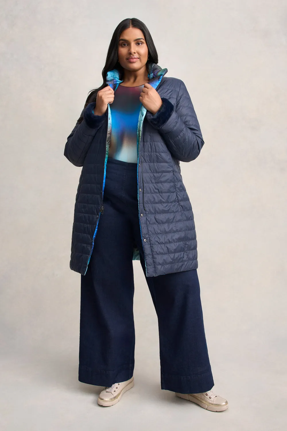 Travel Ready Modern Aesthetic Reversible Longline Puffer - Ombre Print
