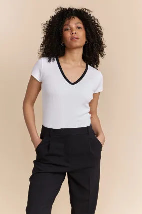 Ribbed t-shirt with V neck sporty wear
