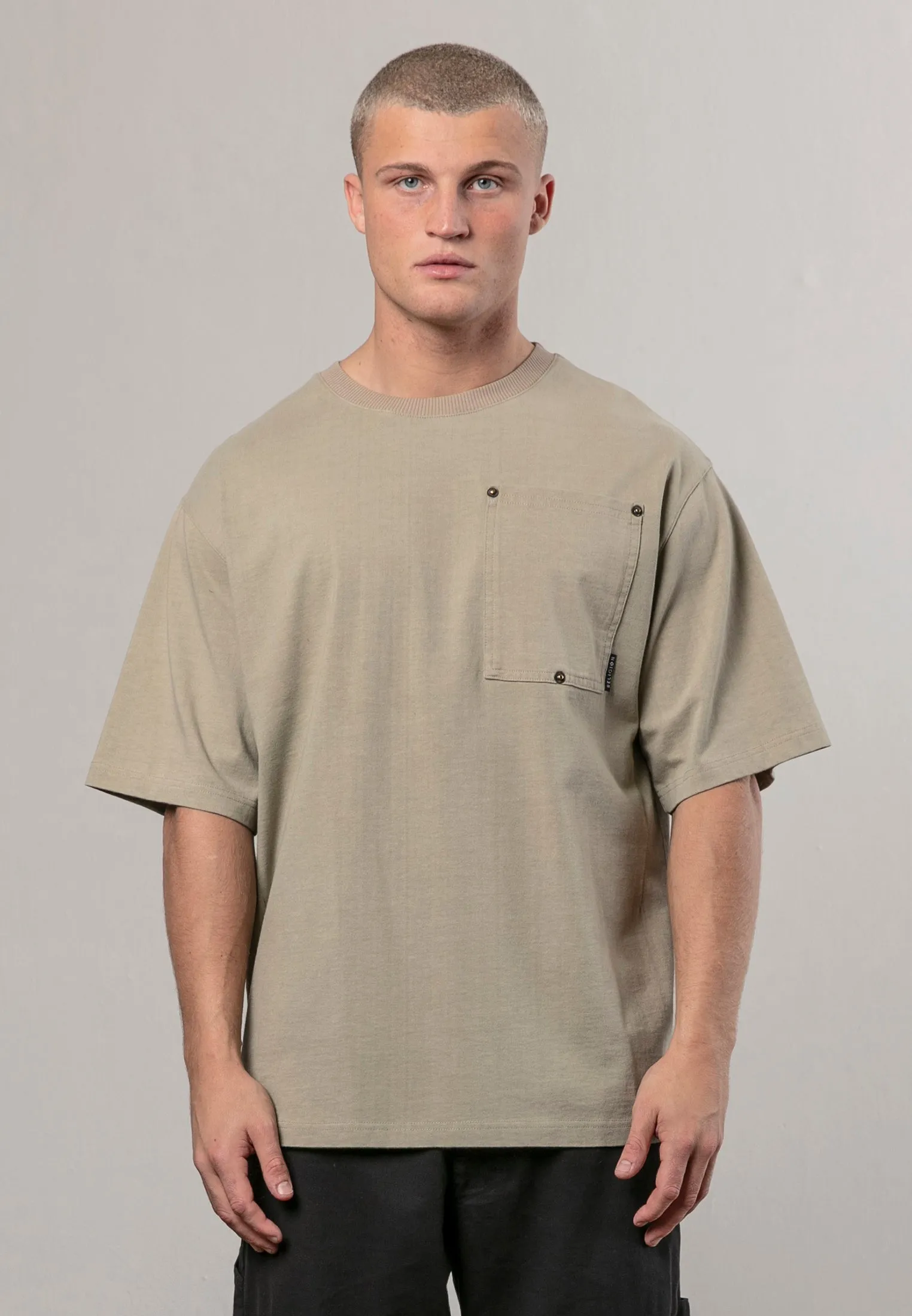 Chilly Comfort RIVET OVERSIZED T-SHIRT FAWN