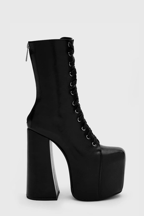 Romantic Cottage Boots Boho Mood