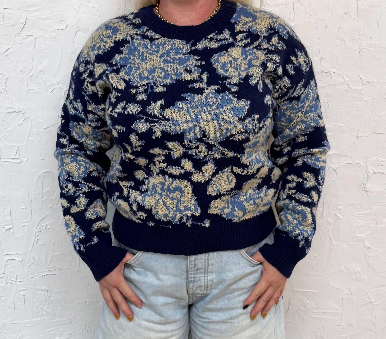 Classic Knitwear Rosetta Sweater In Navy