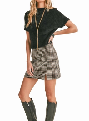 Ultimate Comfort Rudy Ribbed Short Sleeve Sweater In Black/fuzzy