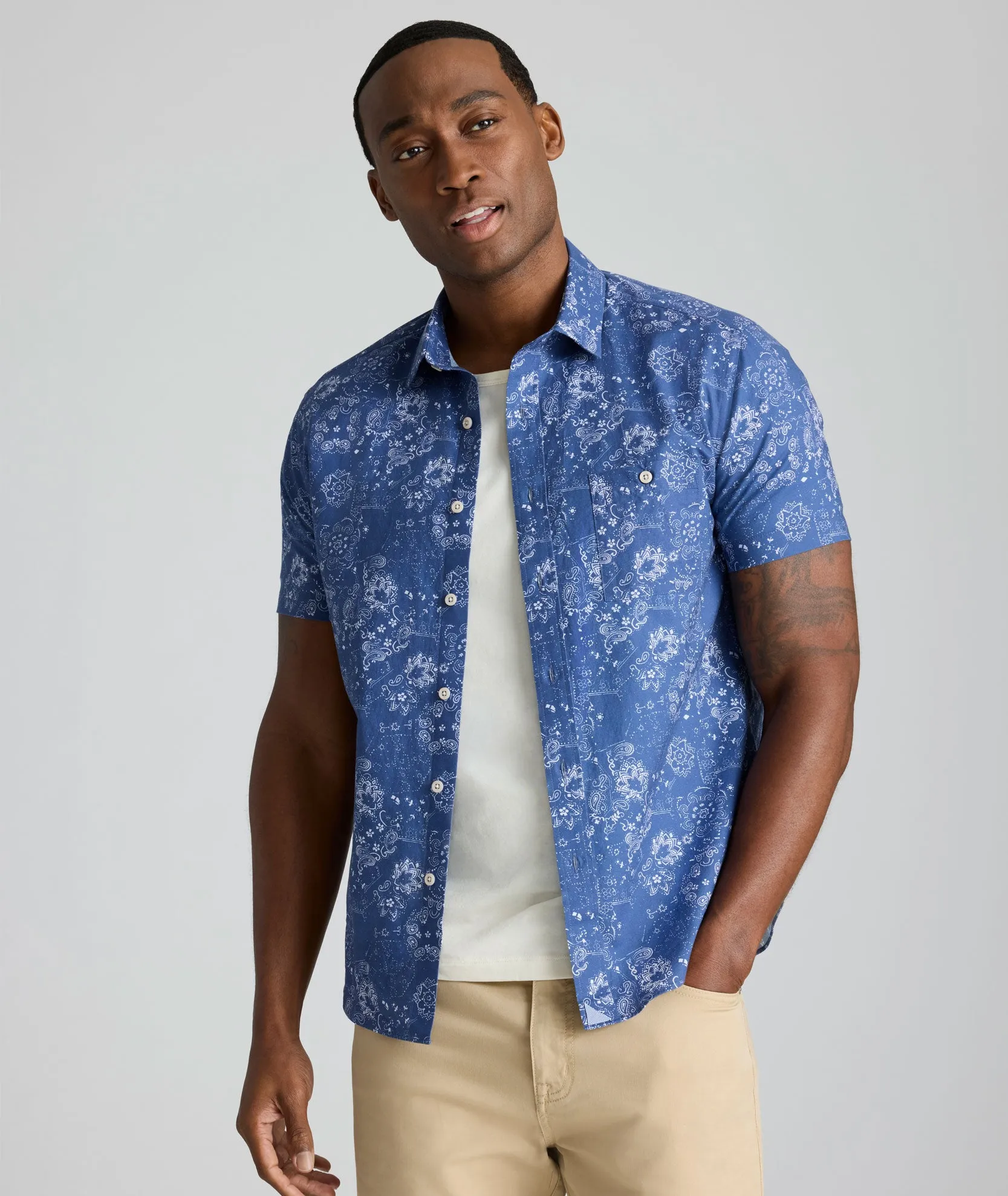 Eye-Catching Pattern Loose Comfort Summerweight Short-Sleeve Monroe Shirt