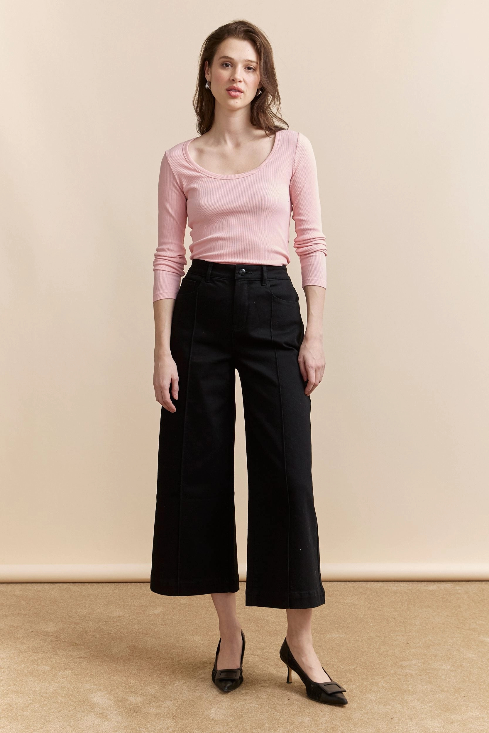 High rise cropped wide leg jeans Minimalist Style Holiday Vibes Weekend Warrior Style Element