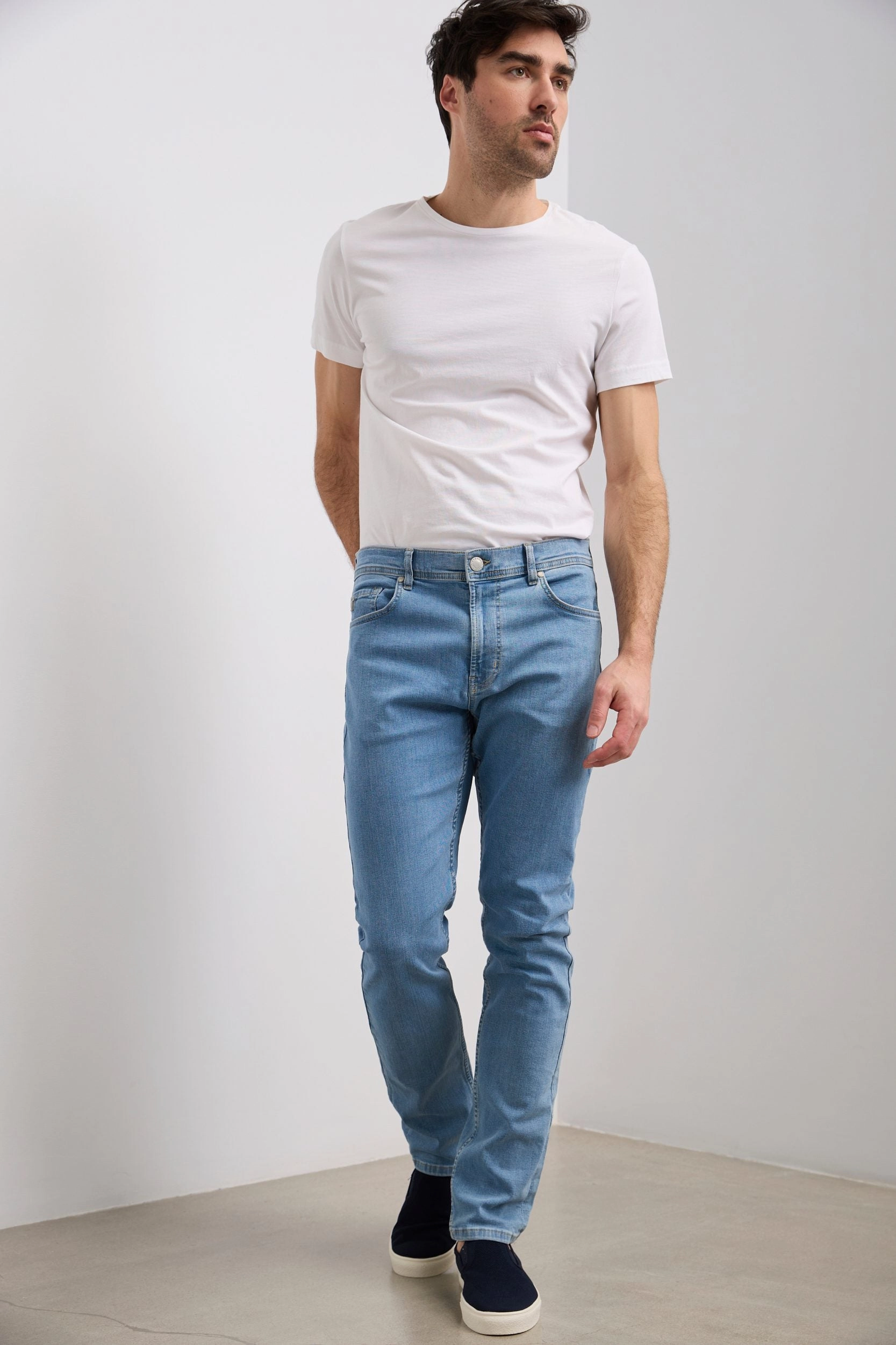 Slim fit five pocket jeans Sunny Vibes Weekend Style Traveler Gear Streetwear Essential