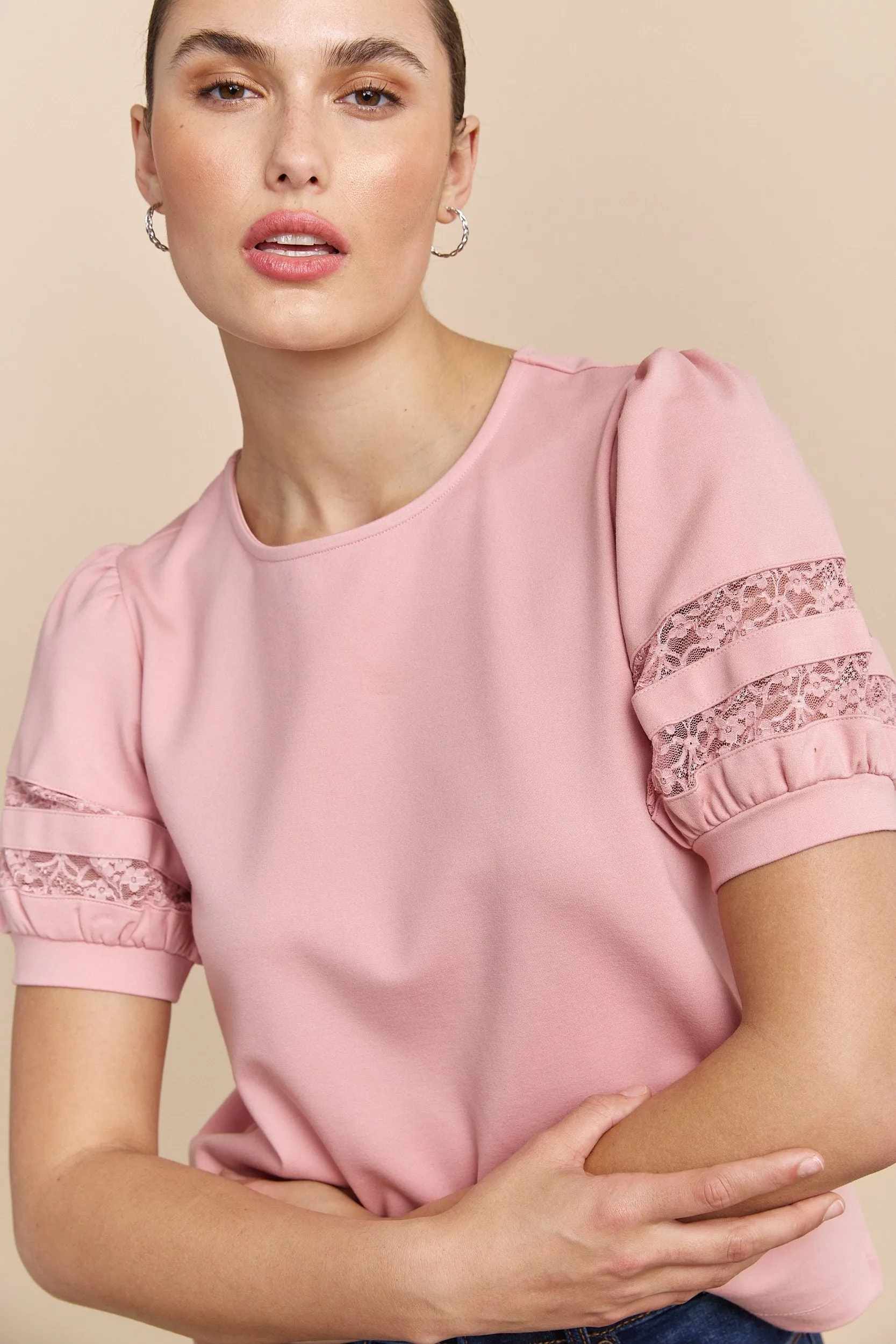 Short sleeve top with mesh insert Business Meeting theater visit