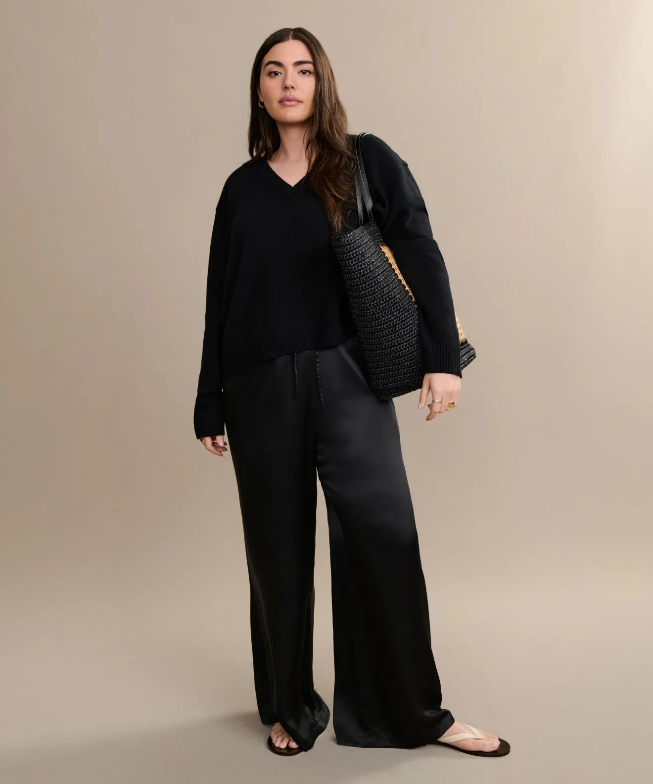 Simone V-Neck Outdoor Look