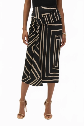 Seasonal Drop Silky Knit Geometric Print Pencil Skirt In Black/beige