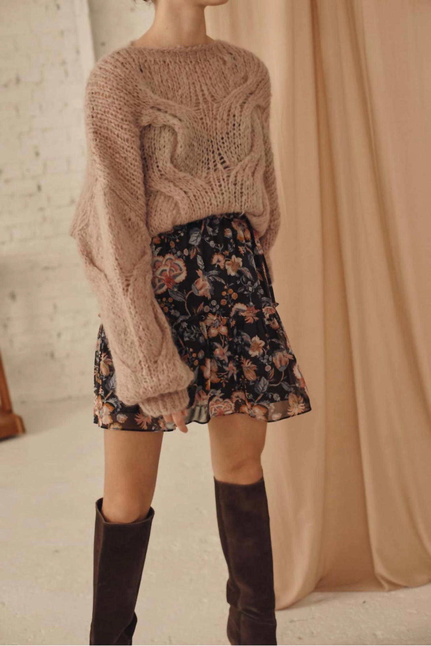 Sharp Look Skirt Isalia Tropical Loon In Black