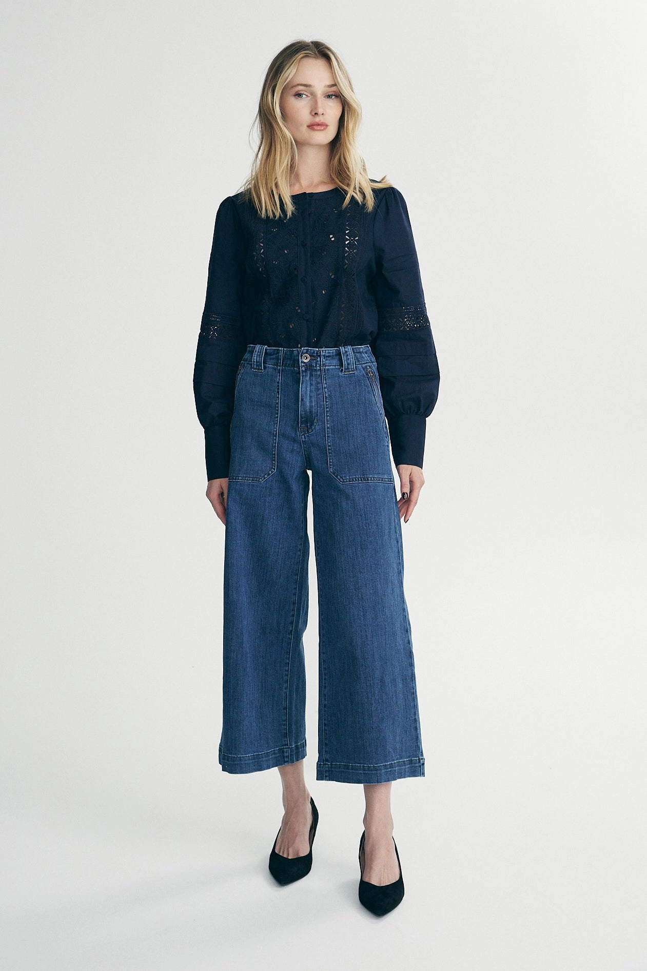 Sustainable Student Outfit Nature Lover Outfit Mix Wide leg jeans with zips