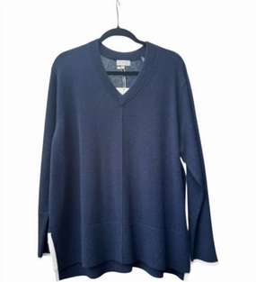 Adaptive Fit Silhouette Street Style Women's V Neck Sweater In Navy