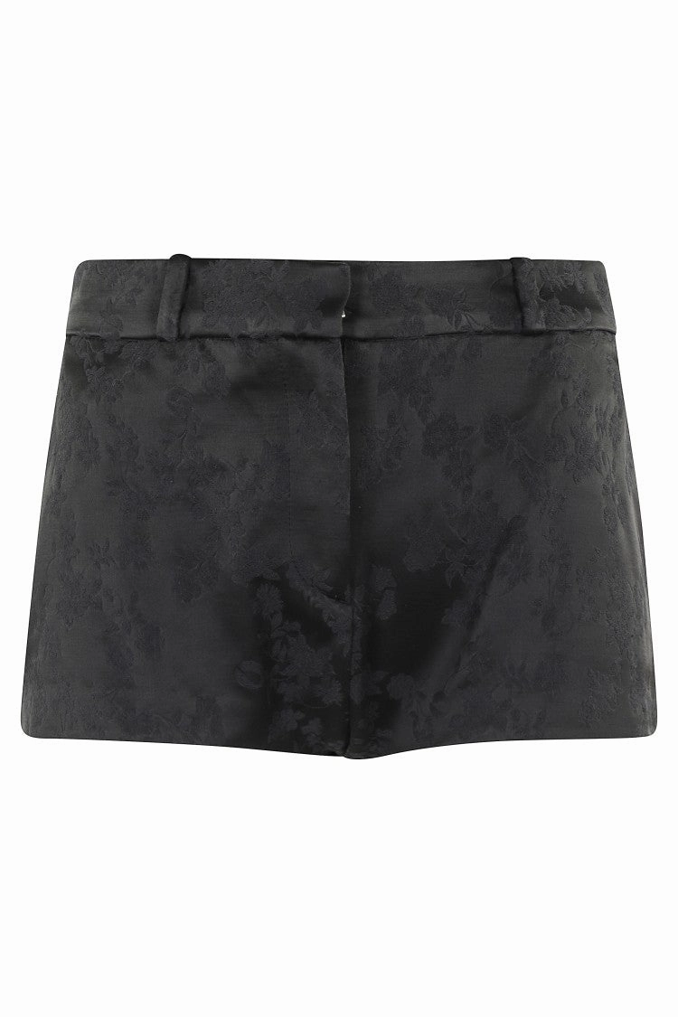 Jacquard Shorts hip look