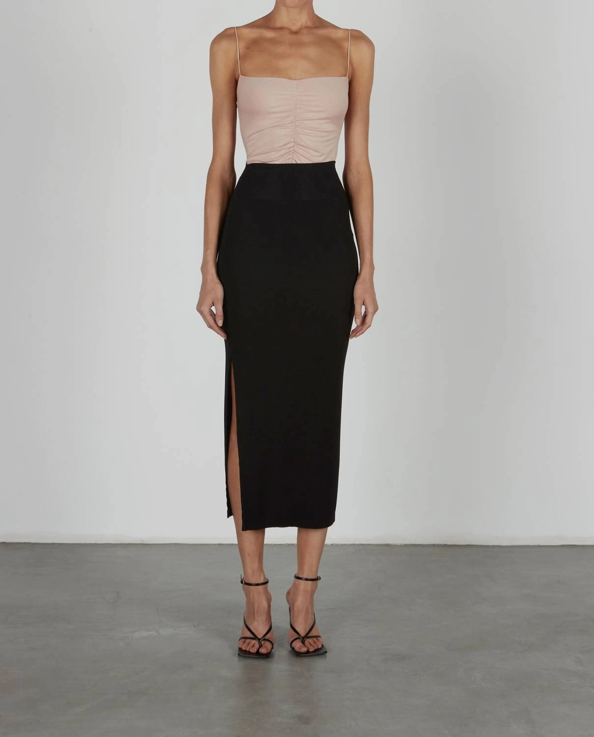 Stretch Silk Knit Essential Skirt In Black Scalloped Edge