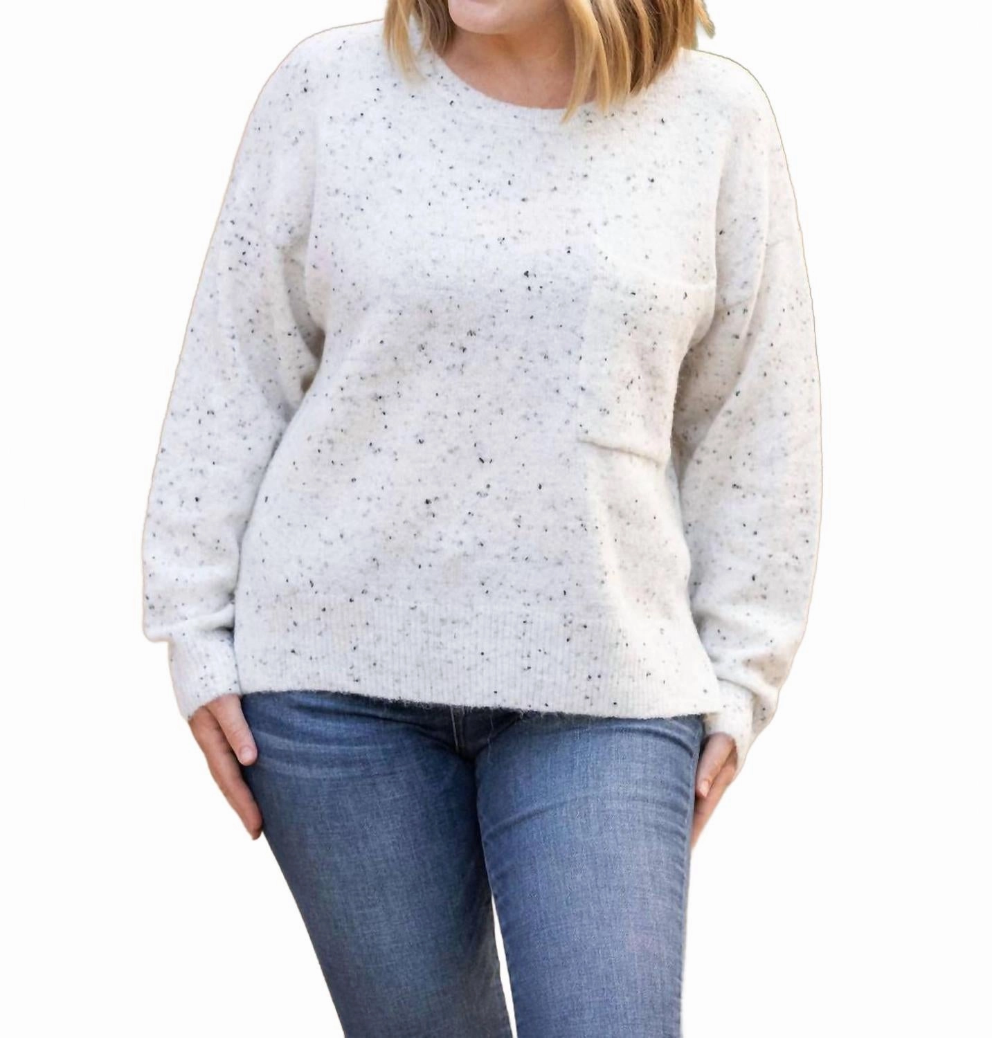 Sara Speckled Sweater In White/black Stylish Layer Seasonal Must-Have