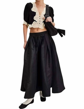Emilia Full Skirt In Black Waist Defining