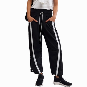 Women's Champ Is Here Pant FlexibleMobility Effortless Layer