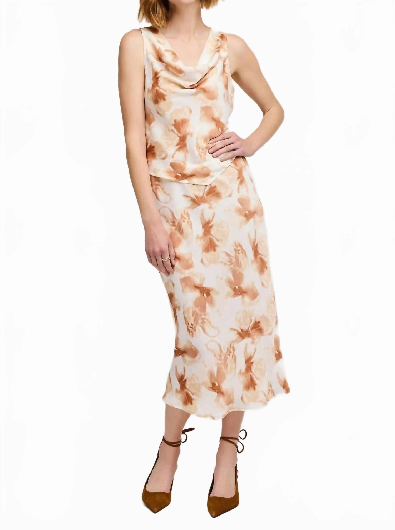 Tatiana Satin Midi Skirt In Sienna Petal Street Edge Relax Outfit